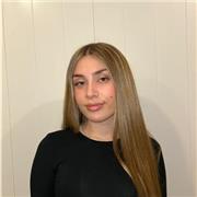 Profesora de Lengua Castellana y Literatura, además de filosofía